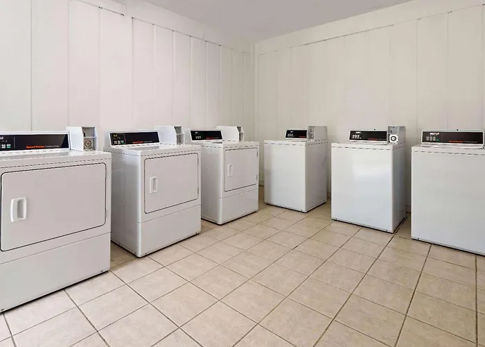 Days Inn By Wyndham Fort Pierce Midtown