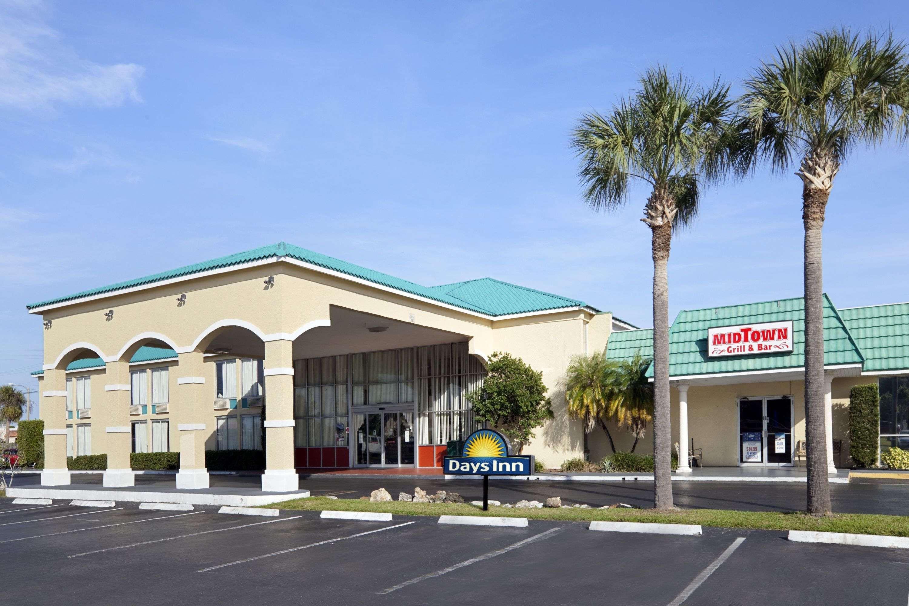 Days Inn & Suites By Wyndham Fort Pierce Midtown 2* Fort Pierce