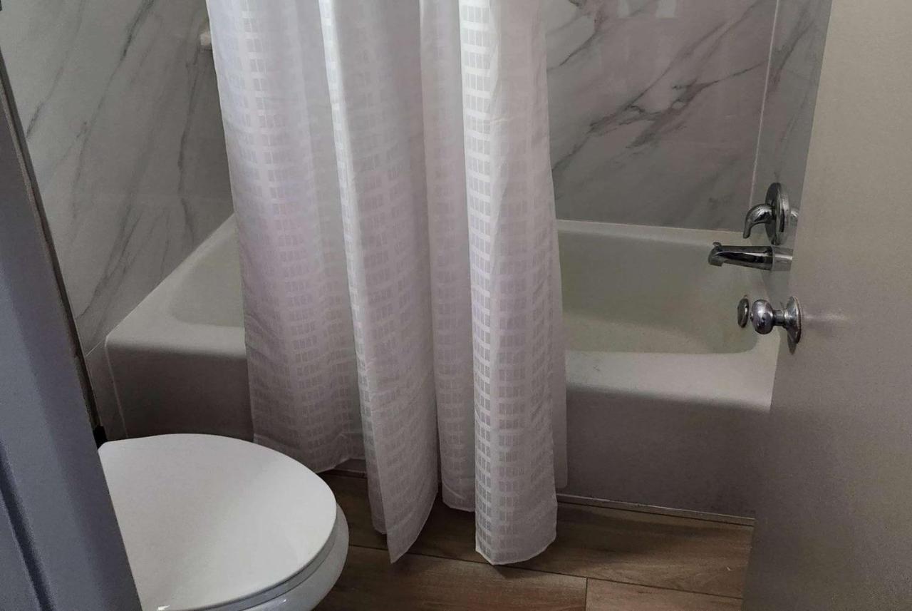 Days Inn & Suites By Wyndham Fort Pierce Midtown 2* Fort Pierce