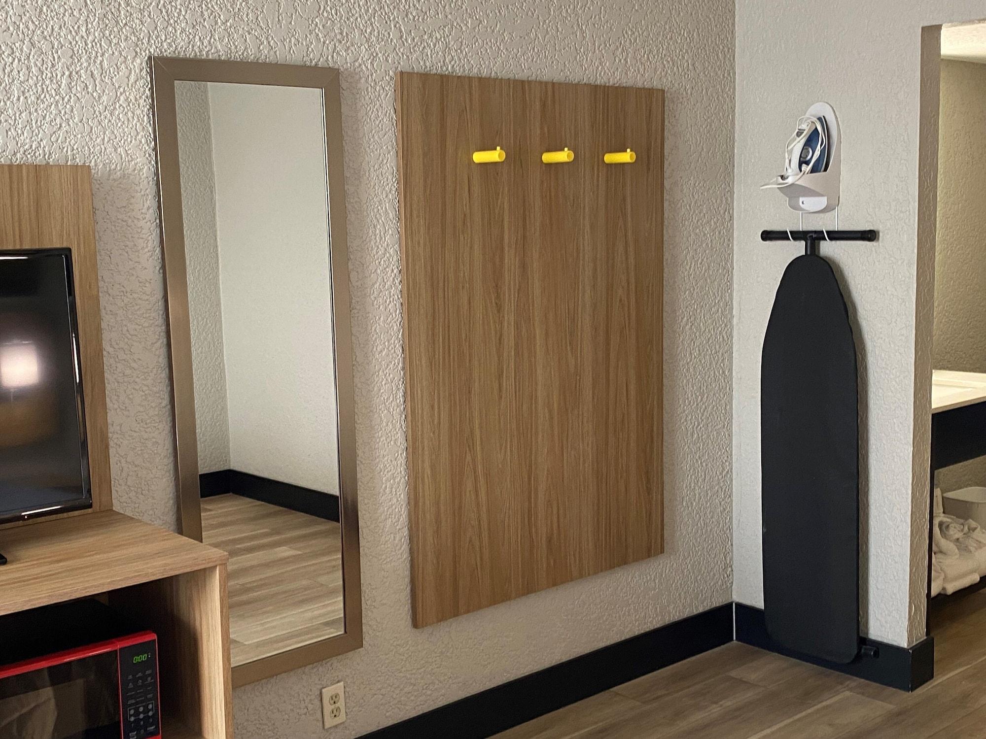 Hotel Days Inn & Suites By Wyndham Fort Pierce Midtown Fort Pierce