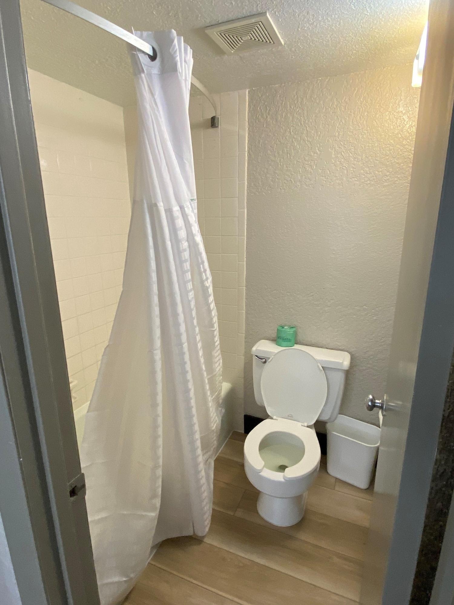 Days Inn & Suites By Wyndham Fort Pierce Midtown 2* Fort Pierce