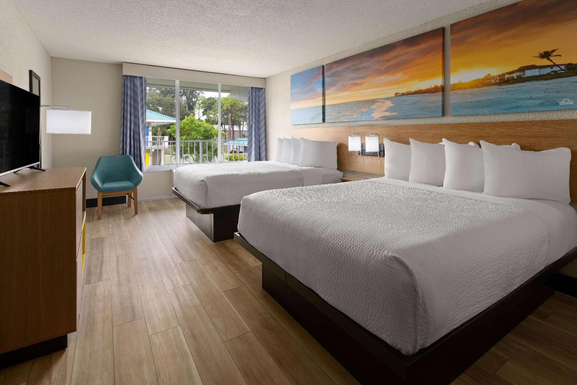 Days Inn & Suites By Wyndham Fort Pierce Midtown Hotel 2*