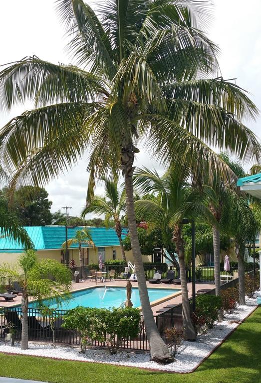 Hotel Days Inn & Suites By Wyndham Fort Pierce Midtown Fort Pierce