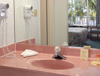 Days Inn & Suites By Wyndham Fort Pierce Midtown Hotel 2*
