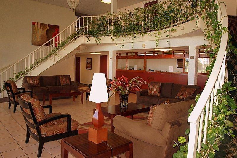 Hotel Days Inn & Suites By Wyndham Fort Pierce Midtown 2*